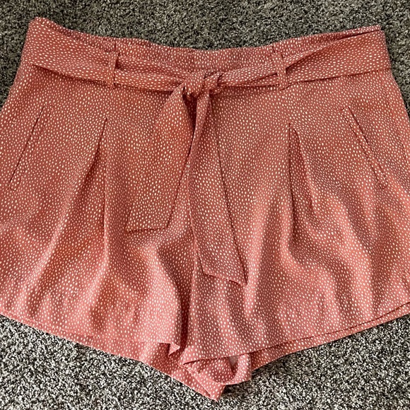 Torrid Pink Dot Tie Front Short - Picture 5 of 6